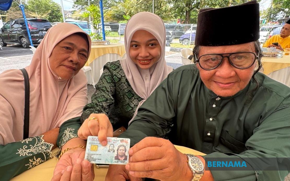 After Decades of Uncertainty, Johor Felda Settlers Finally Secure Land Ownership