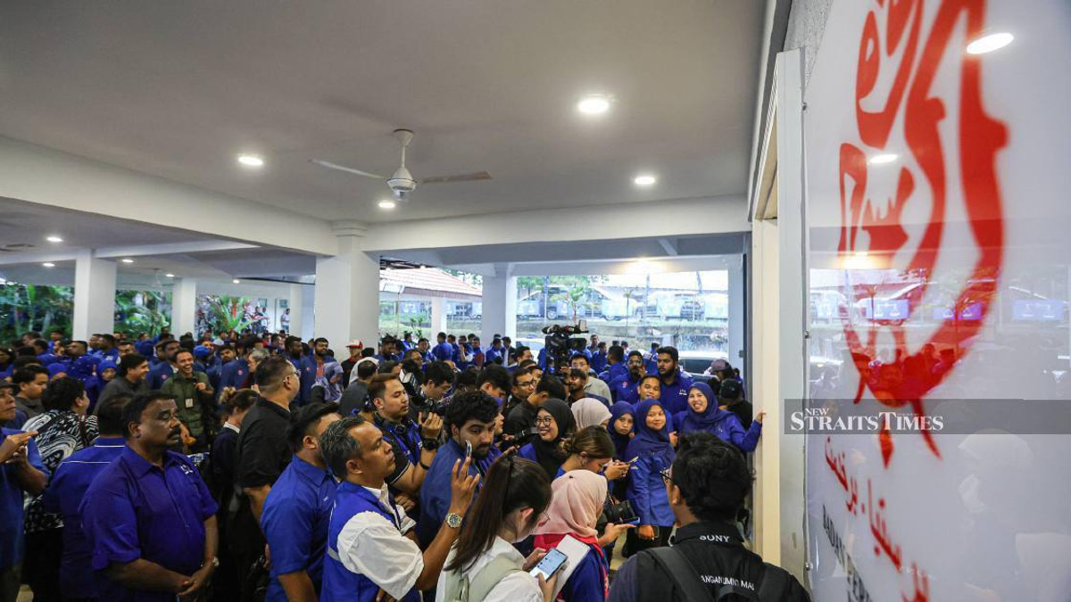 Johor Umno headquarters buzzes with anticipation as Barisan Nasional prepares to unveil state election slate