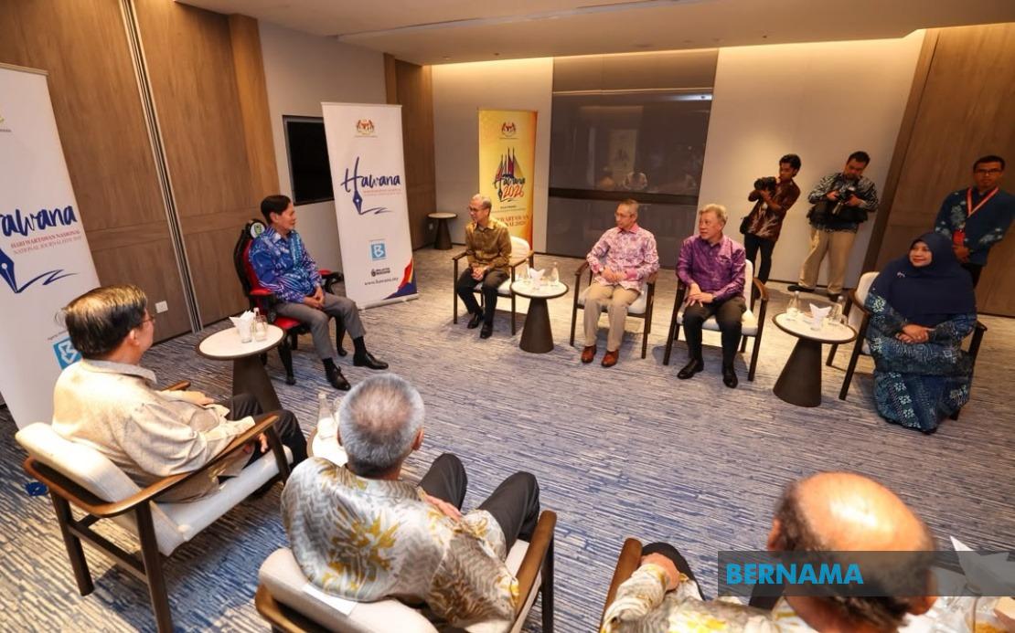 Fahmi Urges ASEAN Media to Unite Against Misinformation Through Stronger Regional Ties
