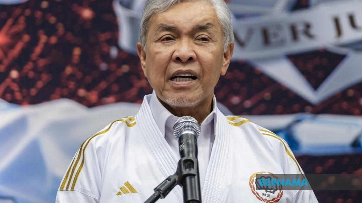 BN Takes Measured Stance on Member Departures Ahead of Johor Election