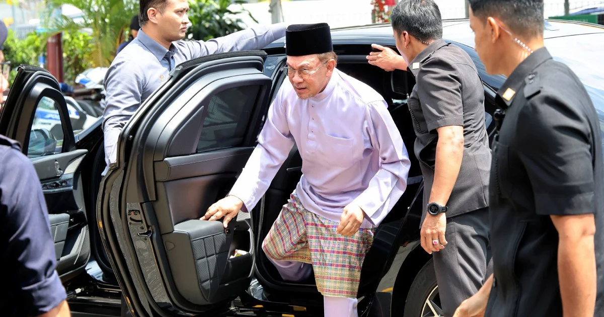 Anwar Urges Johor Election Rivals to Embrace Respectful, Humble Campaign Approach