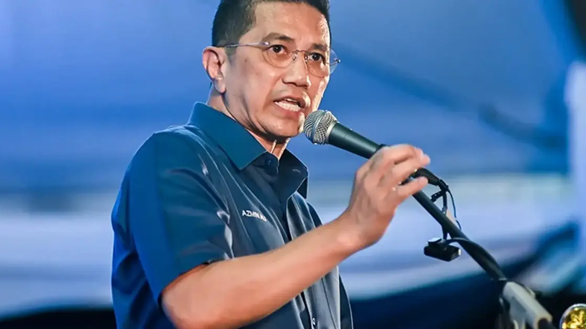 Azmin Ali emerges as potential Bersatu-PKR mediator should Muhyiddin exit