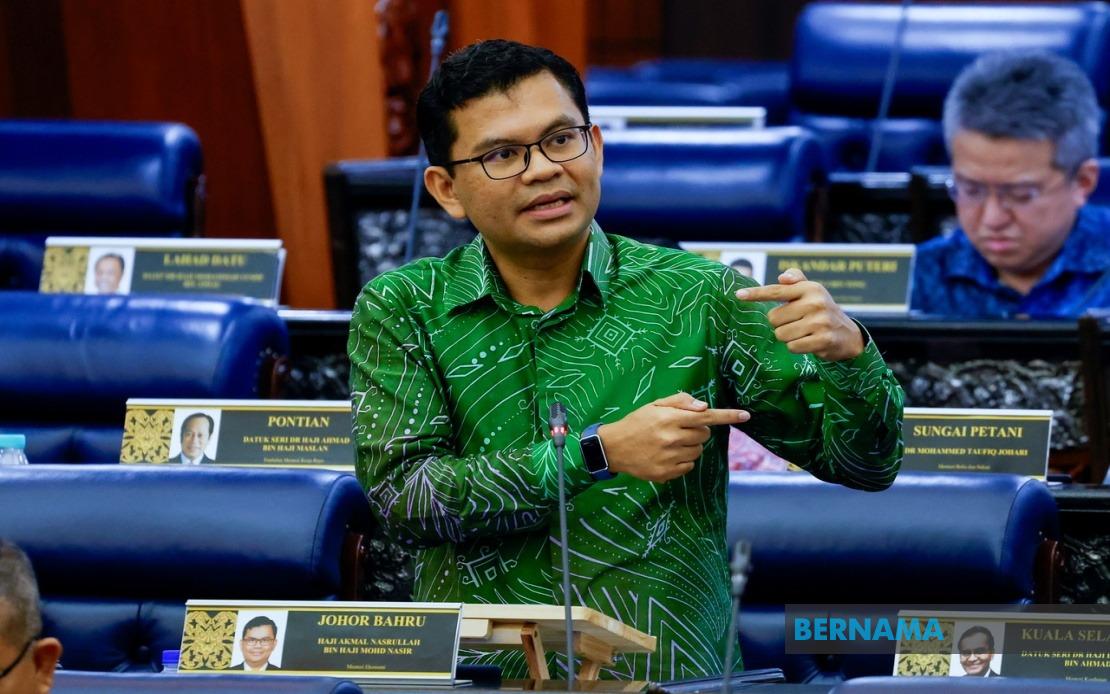Malaysia's Labour Market Shows Resilience with Job Losses Declining, Minister Reports