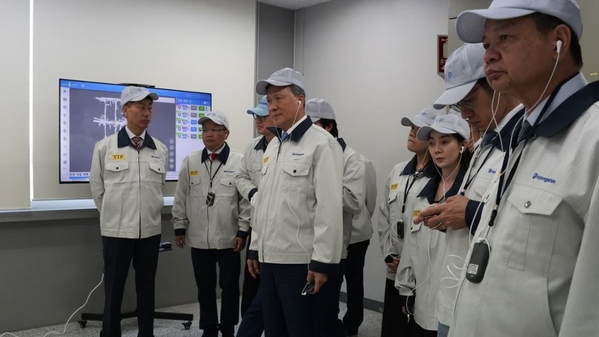 Cambodia Courts South Korean Investment to Move Beyond Garments Into High-Tech Manufacturing