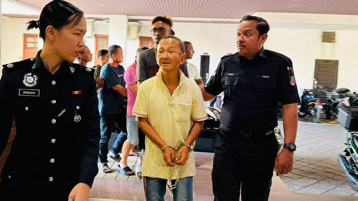 Wireman on trial for allegedly attacking elder brother with parang in Penang
