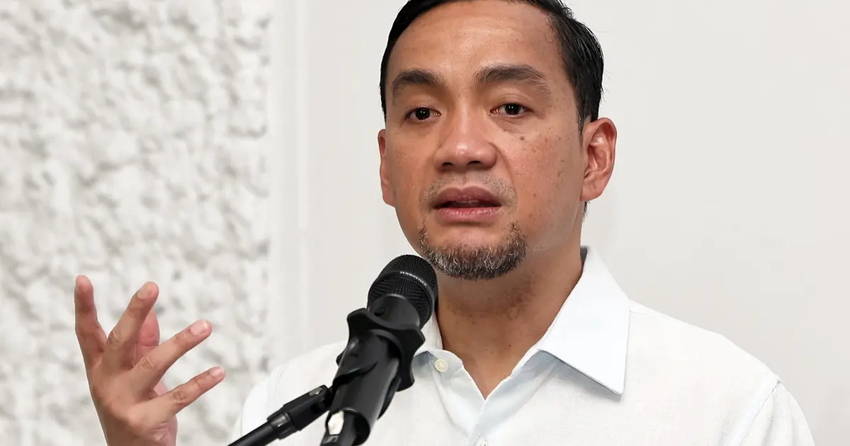 Johor Menteri Besar Must Let Achievements Speak for Themselves, Experts Warn
