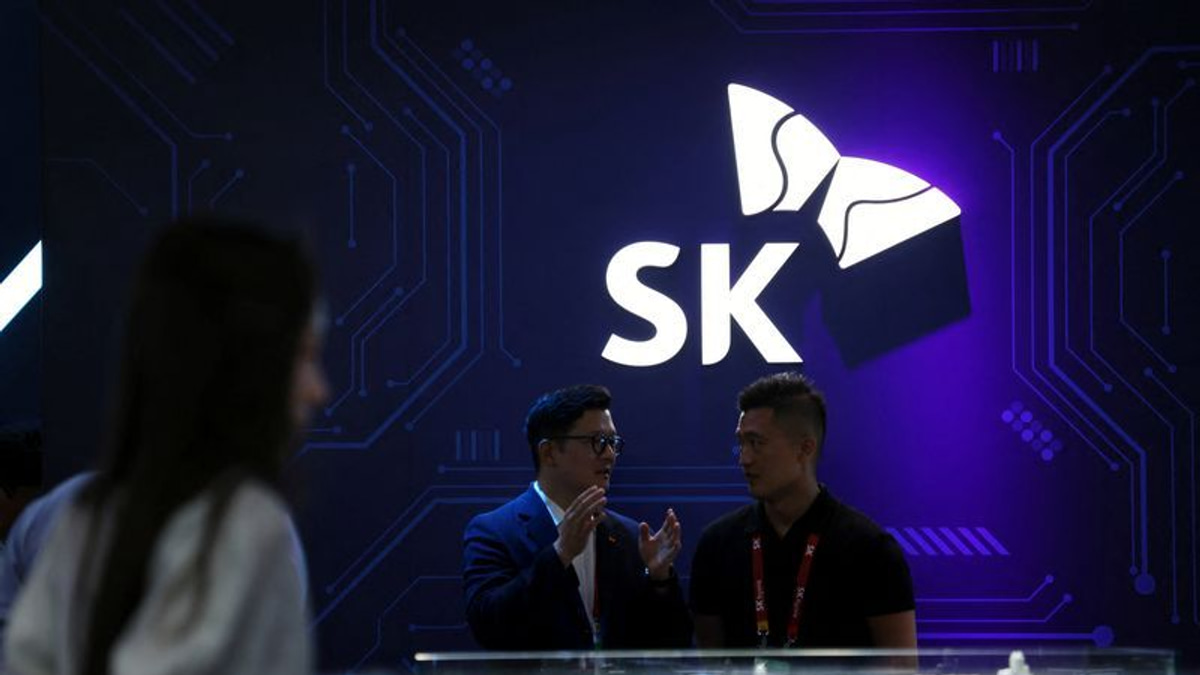 SK Hynix eyes record $29 billion ADR listing to fuel AI chip expansion