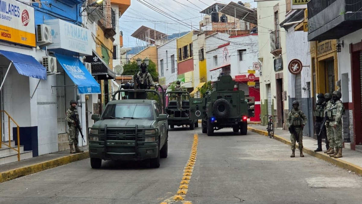 Mexican authorities arrest suspected gang leader linked to mayor's assassination