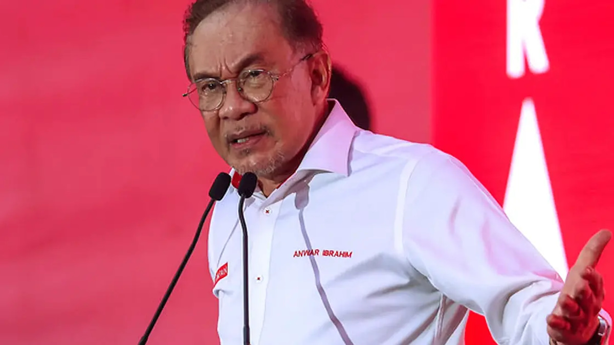 PM Anwar stresses importance of maintaining harmonious ties with Malay rulers