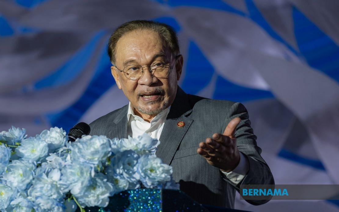 Malaysia Will Immediately Deport Any Israelis Found in Country, PM Anwar Says