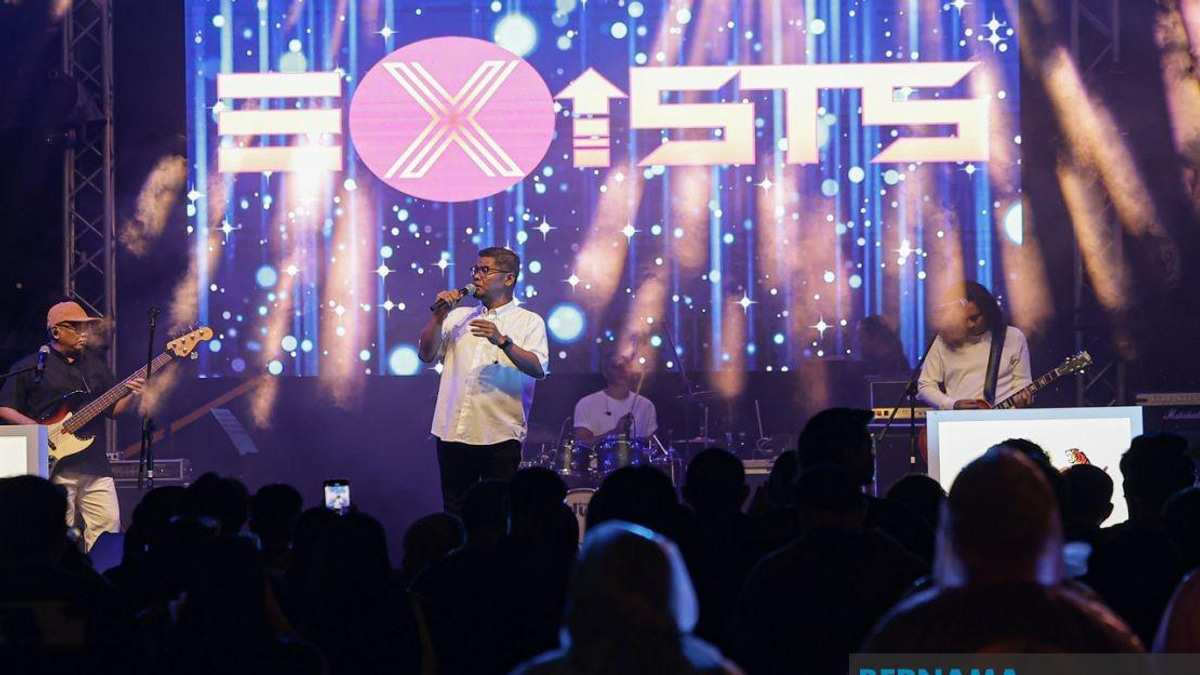 Exists Band Reflects on Journalists' Shield Against Controversy in Entertainment