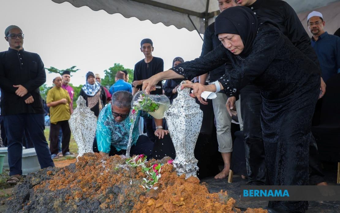 Datuk Kamil Misuari, Husband of Women's Minister Nancy Shukri, Buried in Kuching