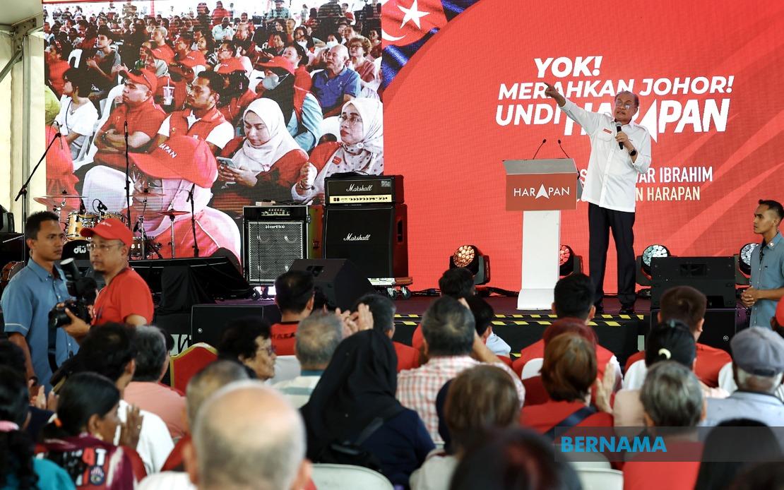 Anwar Urges Johor Poll Candidates to Drop Najib Release Campaign Tactic