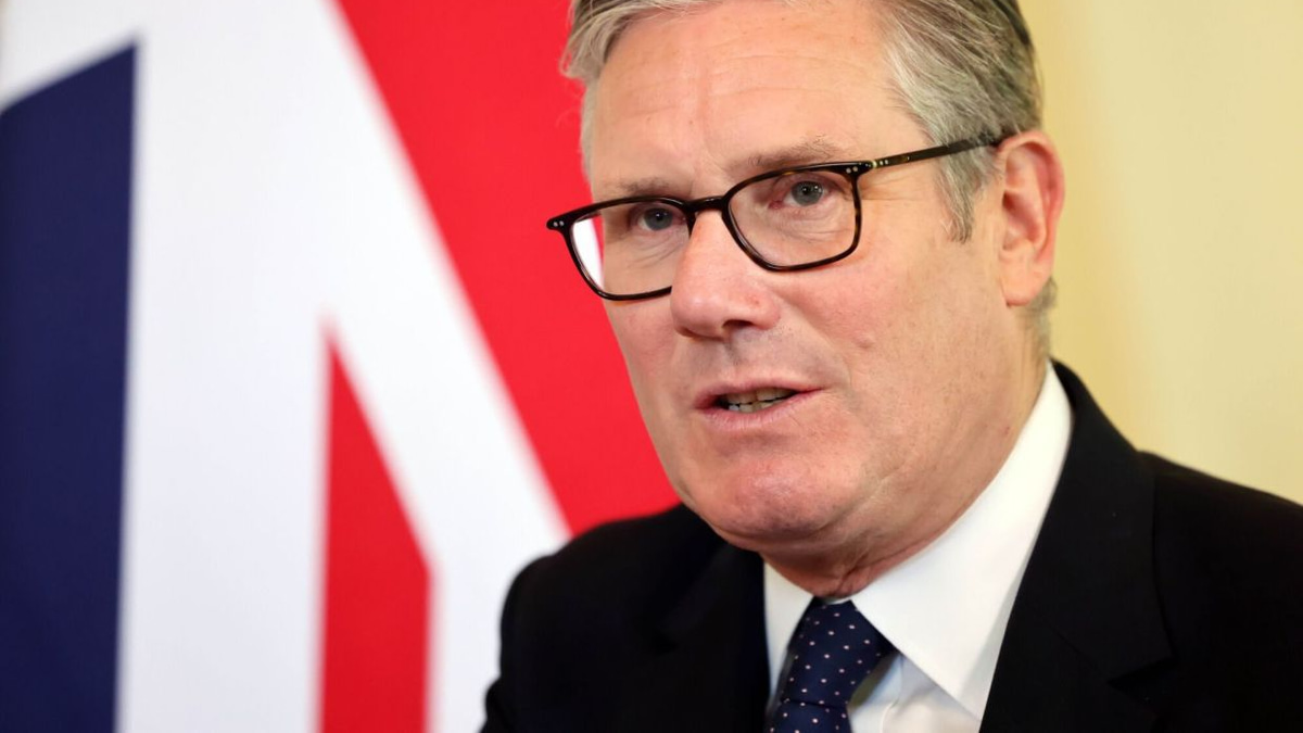 Starmer Pushes Sweeping Social Media Curbs for UK Teens as Political Pressures Mount